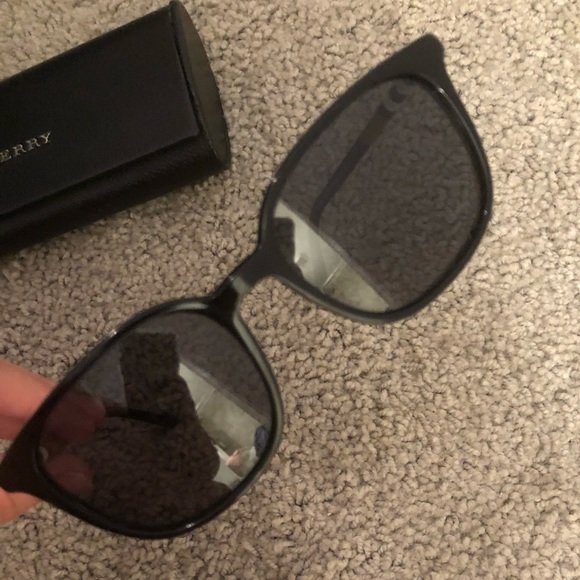 Burberry Sunglasses - Picture 3 of 7